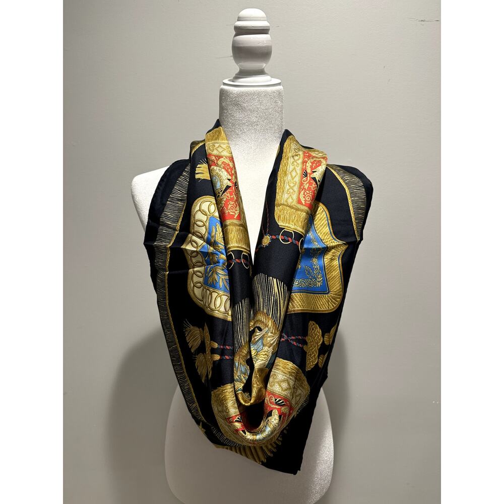 HERMES Carre 90 "Poste et Cavalerie" Silk 100% Silk Scarf with Box - Very Good - Picture 3 of 6
